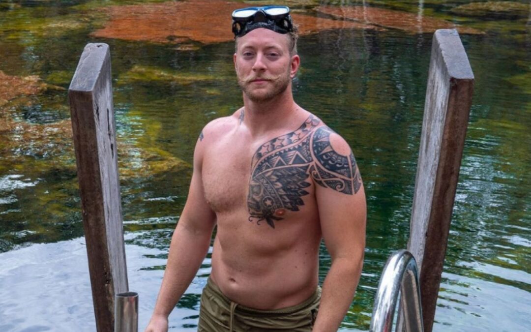 This Navy Veteran Attempted To Bench Press 184kg Underwater